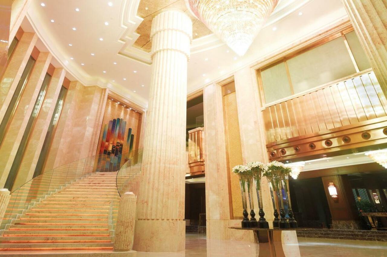 Optics Valley Kingdom Plaza Ухан Екстериор снимка